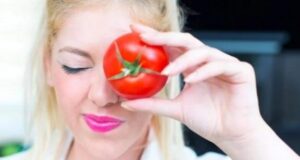 Descubra 5 benefícios do tomate para a pele